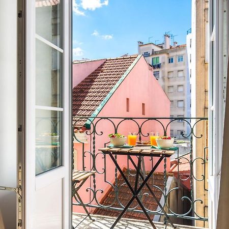 Lovelystay - Sunny Flat W/ Balcony Overseeing Graca And River 리스본 외부 사진