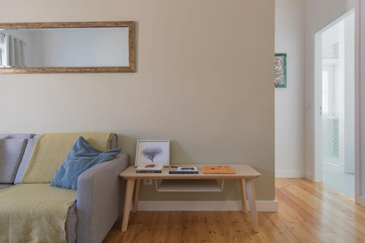 Lovelystay - Sunny Flat W/ Balcony Overseeing Graca And River 리스본 외부 사진