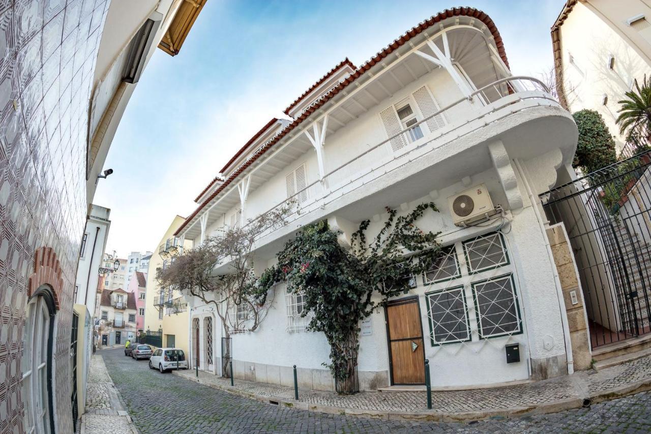Lovelystay - Sunny Flat W/ Balcony Overseeing Graca And River 리스본 외부 사진