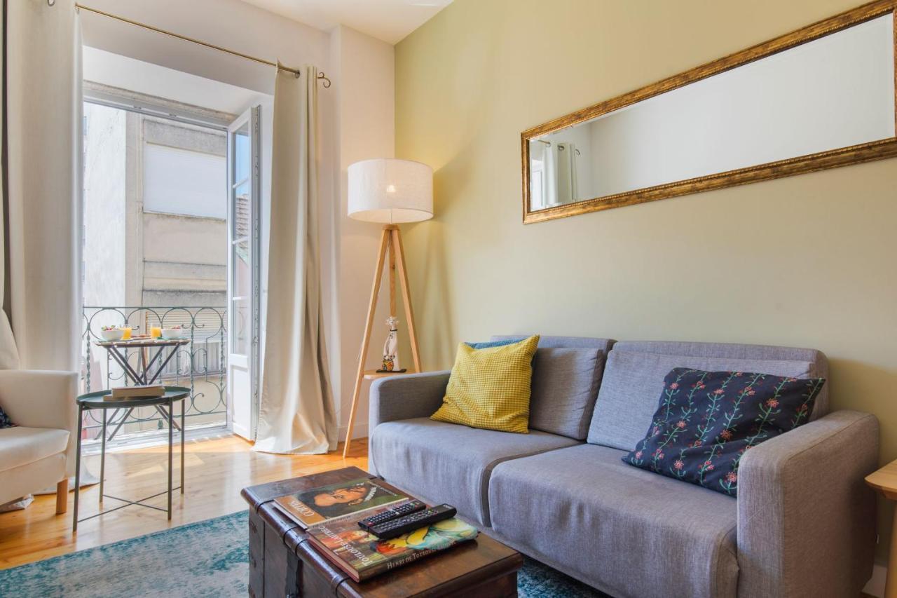 Lovelystay - Sunny Flat W/ Balcony Overseeing Graca And River 리스본 외부 사진