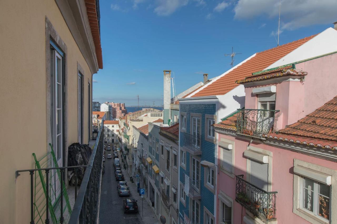 Lovelystay - Sunny Flat W/ Balcony Overseeing Graca And River 리스본 외부 사진