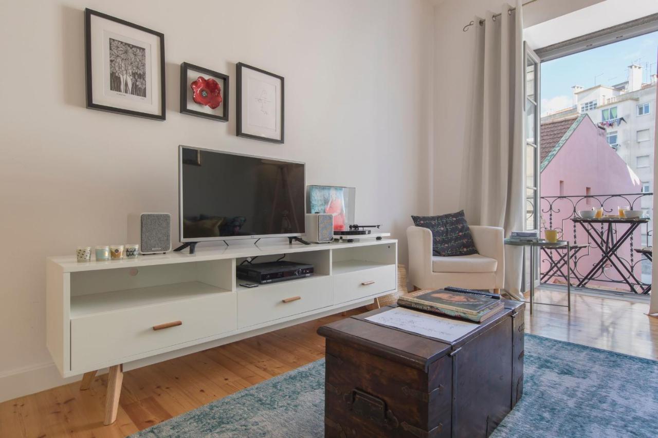 Lovelystay - Sunny Flat W/ Balcony Overseeing Graca And River 리스본 외부 사진