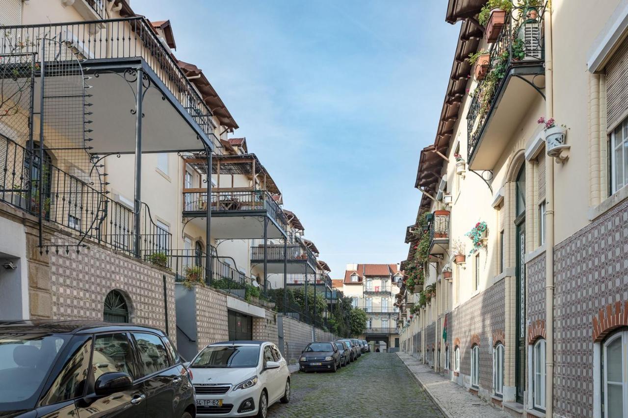 Lovelystay - Sunny Flat W/ Balcony Overseeing Graca And River 리스본 외부 사진