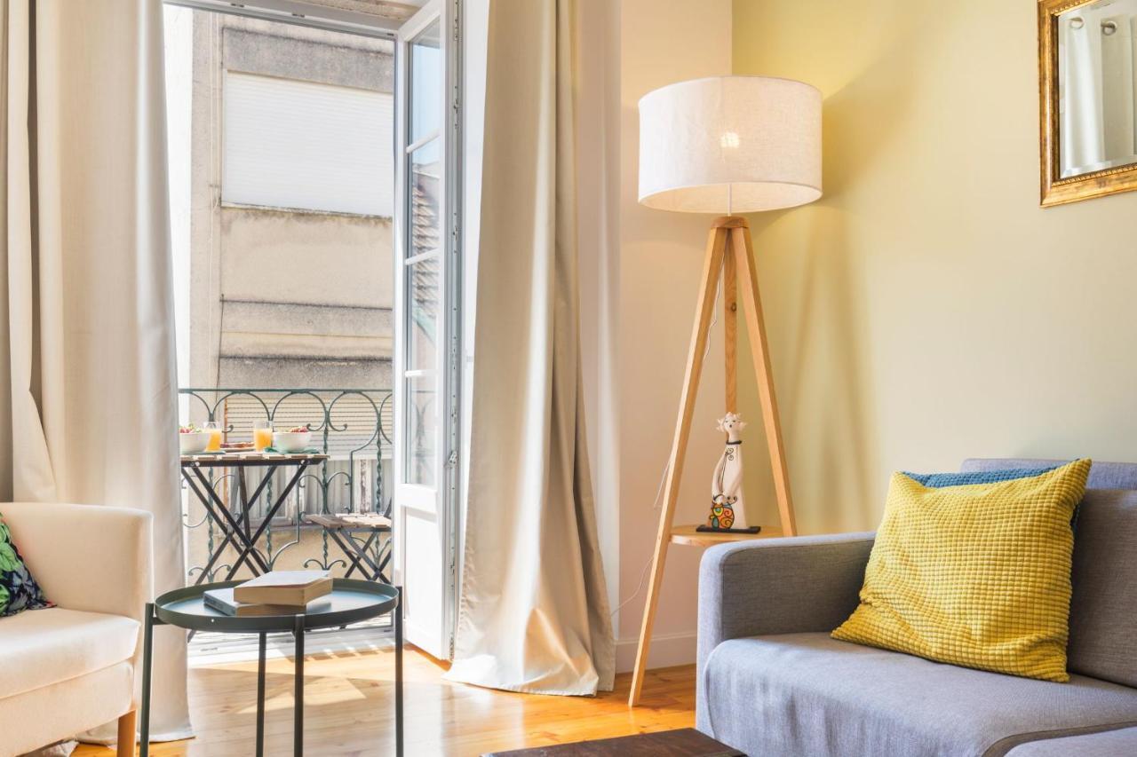 Lovelystay - Sunny Flat W/ Balcony Overseeing Graca And River 리스본 외부 사진