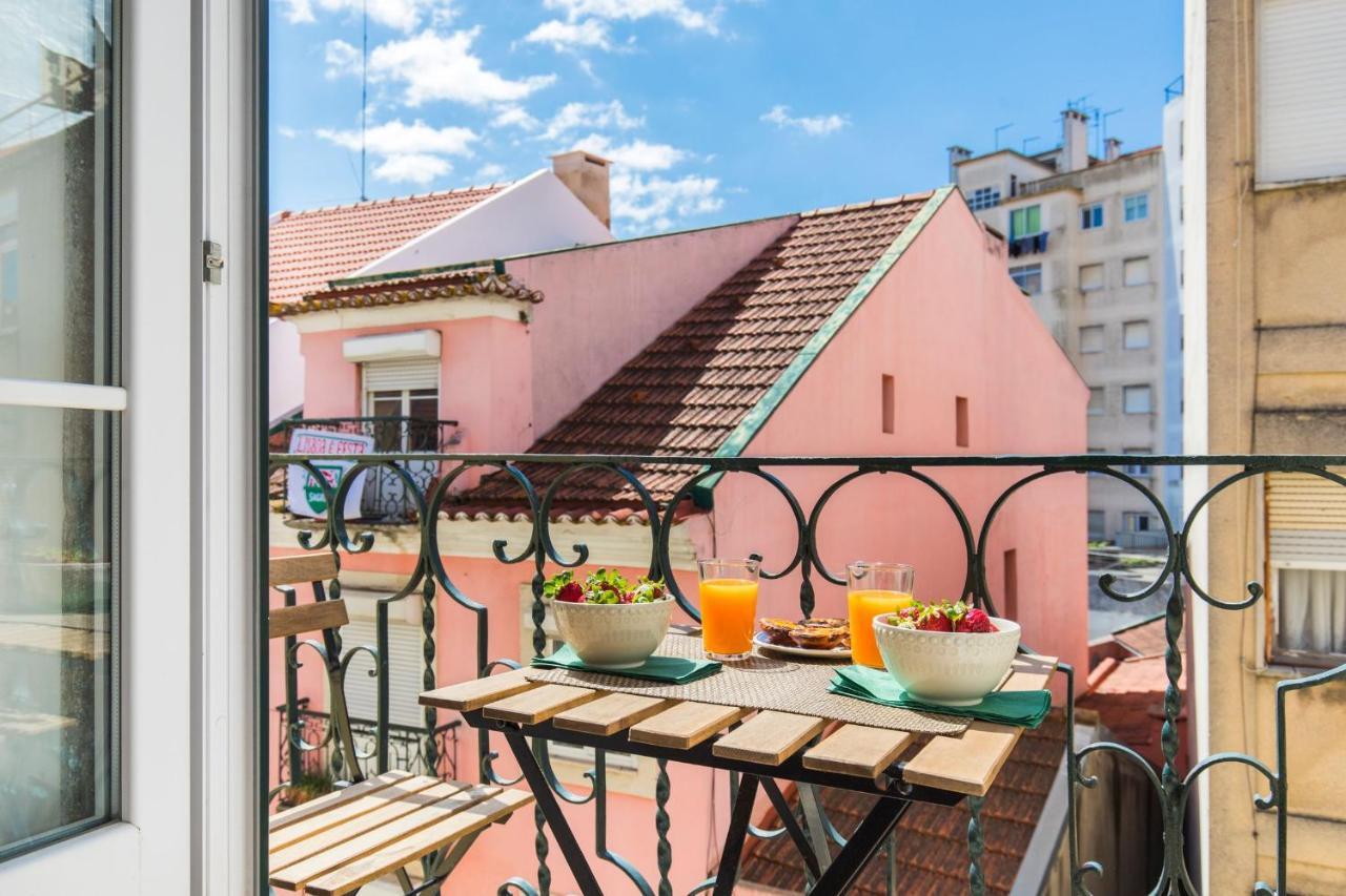 Lovelystay - Sunny Flat W/ Balcony Overseeing Graca And River 리스본 외부 사진