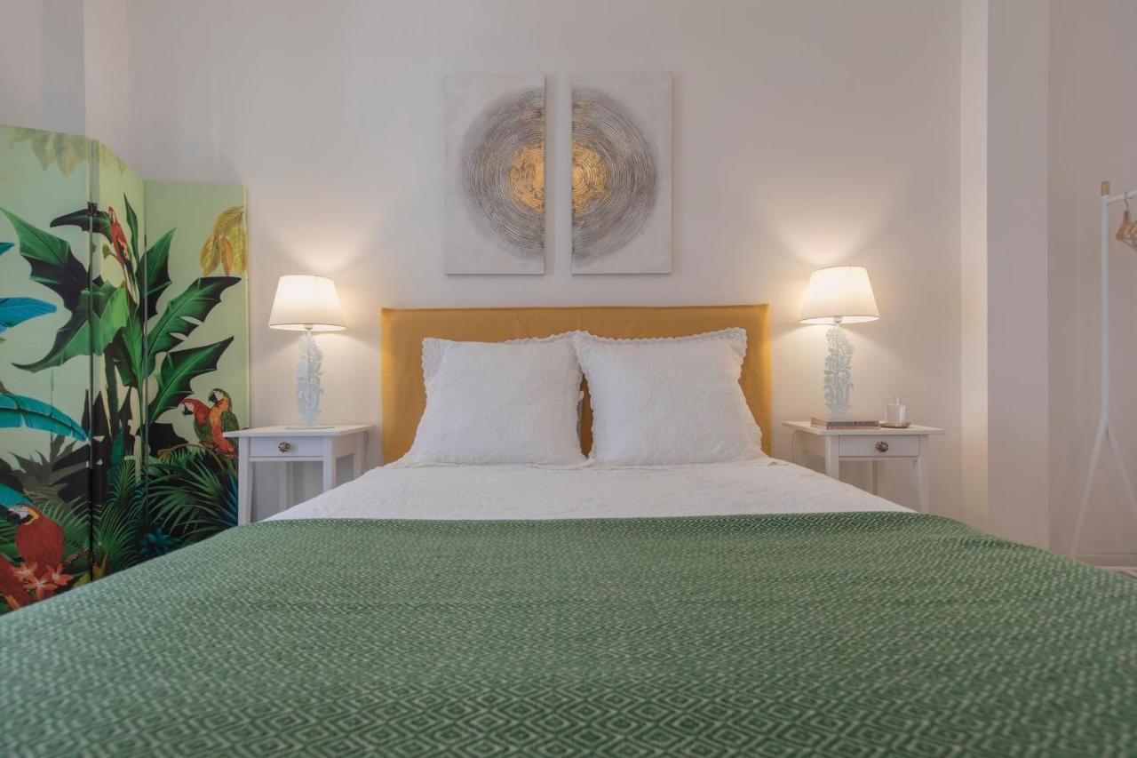 Lovelystay - Sunny Flat W/ Balcony Overseeing Graca And River 리스본 외부 사진